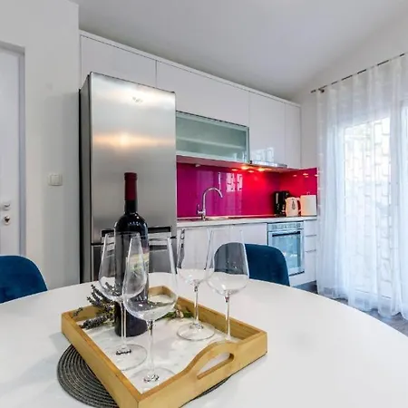Minto & Slava Villa *