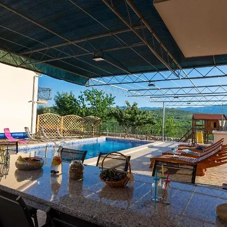 Minto & Slava Krstatice