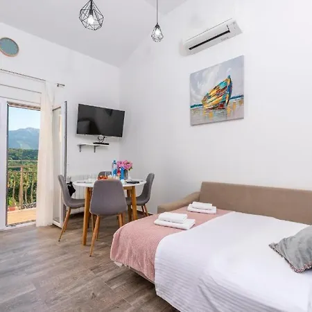 Βίλα Minto & Slava Krstatice