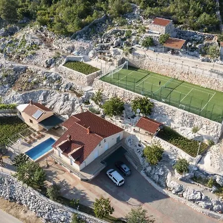 Minto & Slava Krstatice