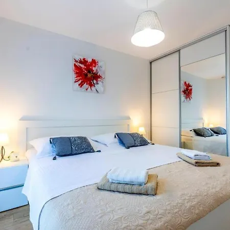 Minto & Slava Villa *