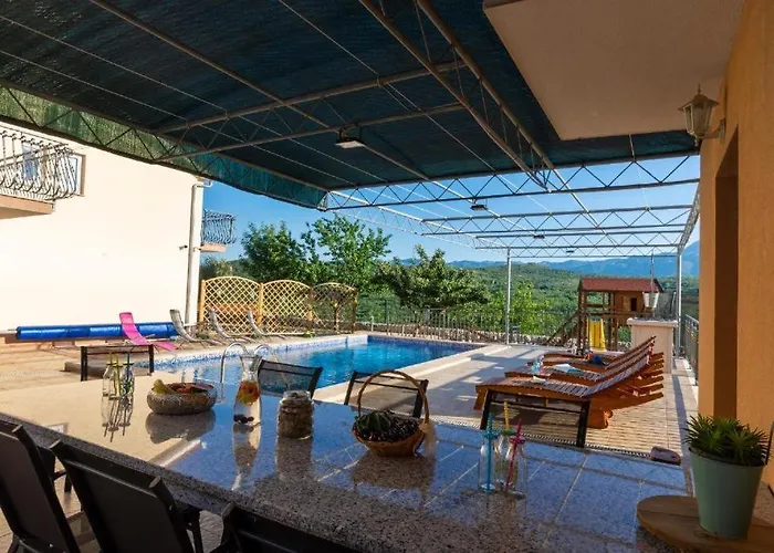 Minto & Slava Krstatice