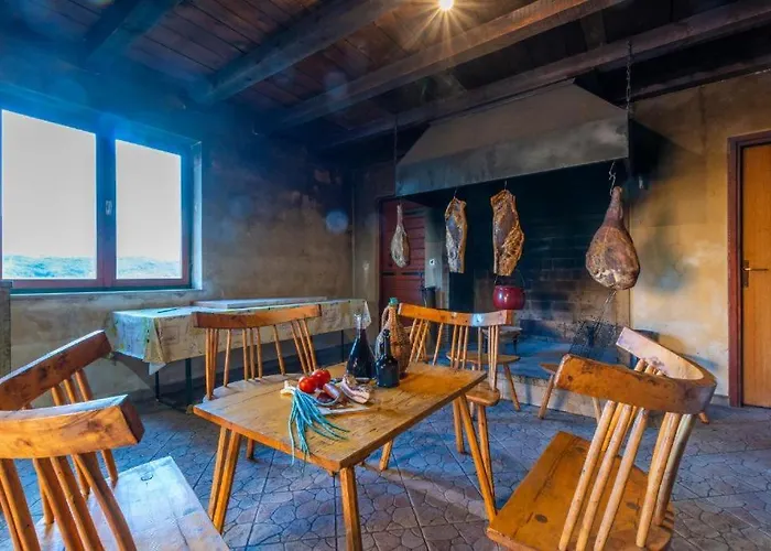 Βίλα Minto & Slava *