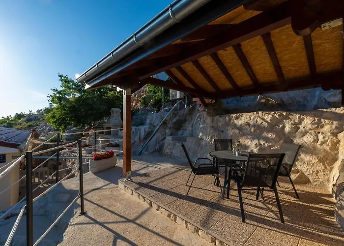 Minto & Slava Villa *