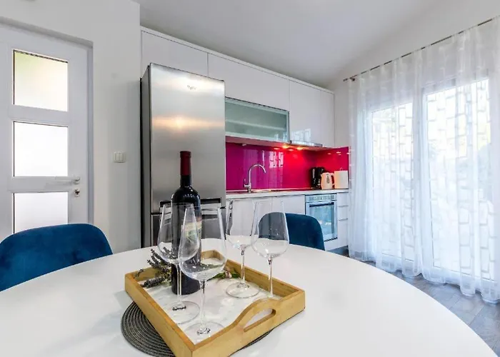 Minto & Slava Villa *