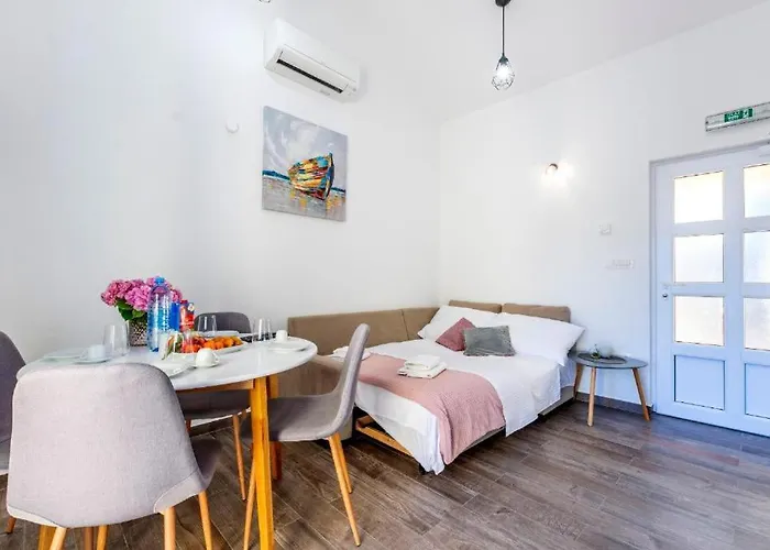 Minto & Slava Villa Krstatice