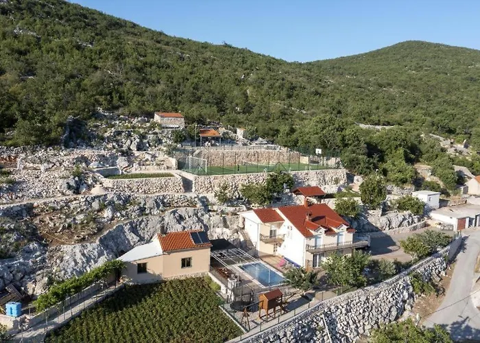 Βίλα Minto & Slava *