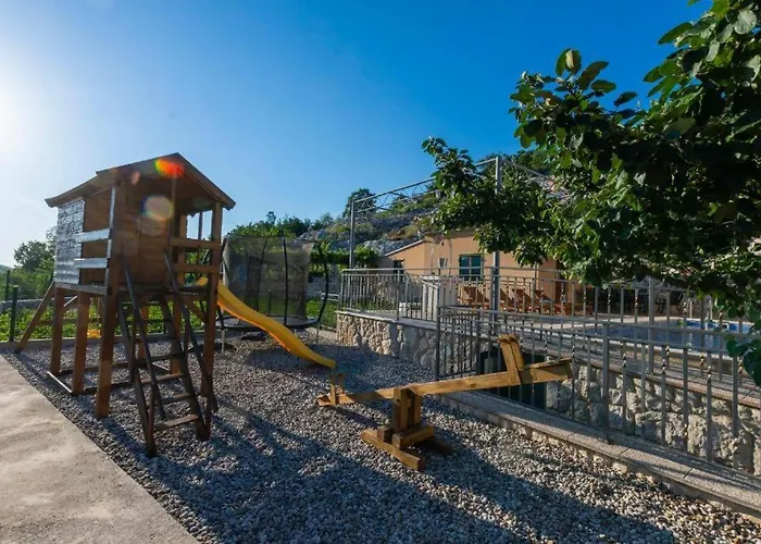 Minto & Slava Krstatice